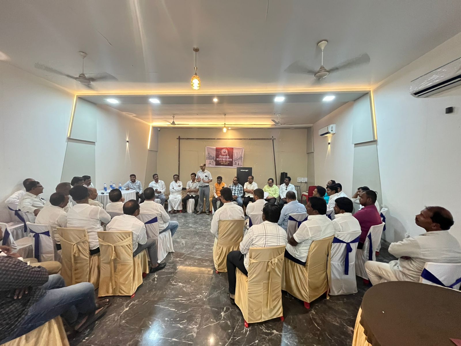 विश्वमंगल मराठी फाऊंडेशन आयोजित पंढरपूर संवाद बैठक उत्साहपूर्ण वातावरणात संपन्न झाली.