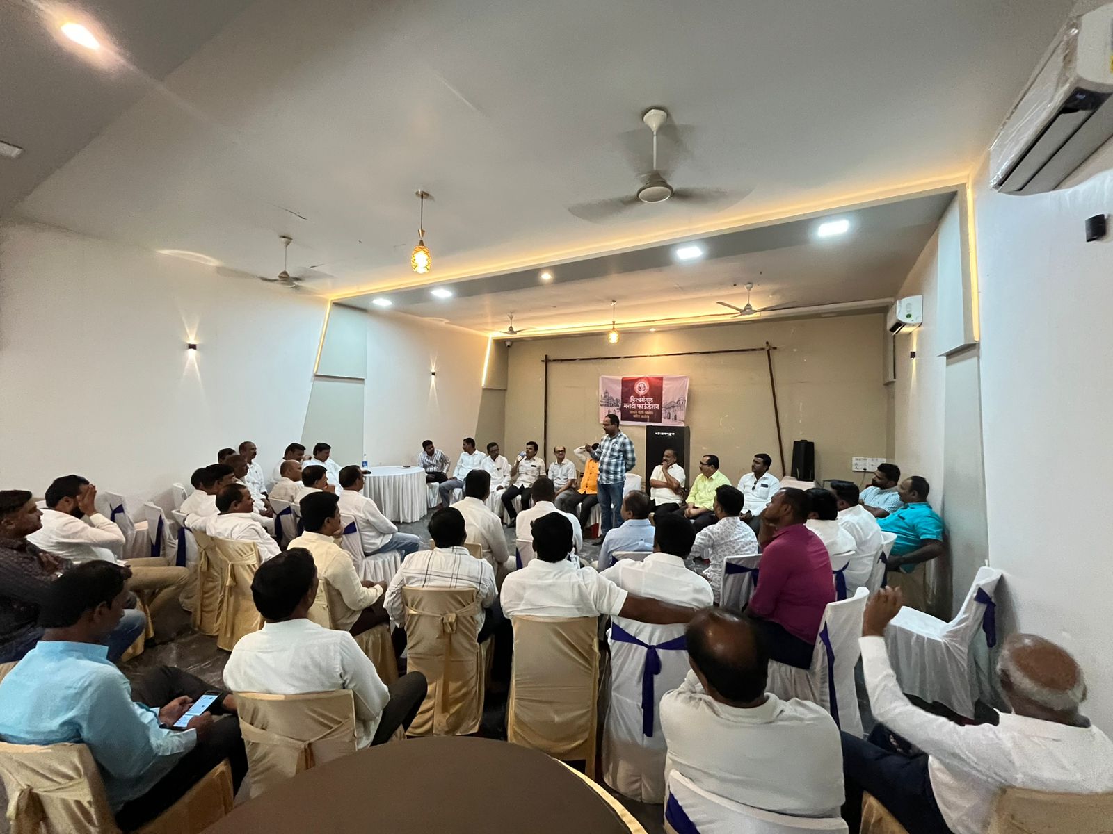 विश्वमंगल मराठी फाऊंडेशन आयोजित पंढरपूर संवाद बैठक उत्साहपूर्ण वातावरणात संपन्न झाली.