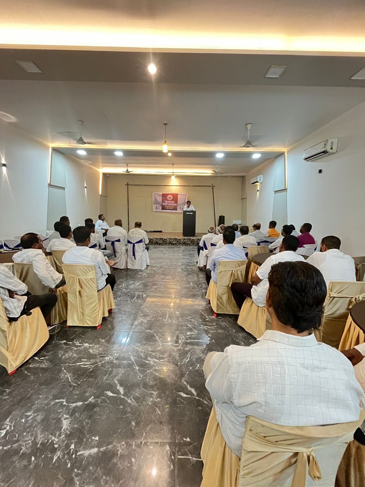 विश्वमंगल मराठी फाऊंडेशन आयोजित पंढरपूर संवाद बैठक उत्साहपूर्ण वातावरणात संपन्न झाली.